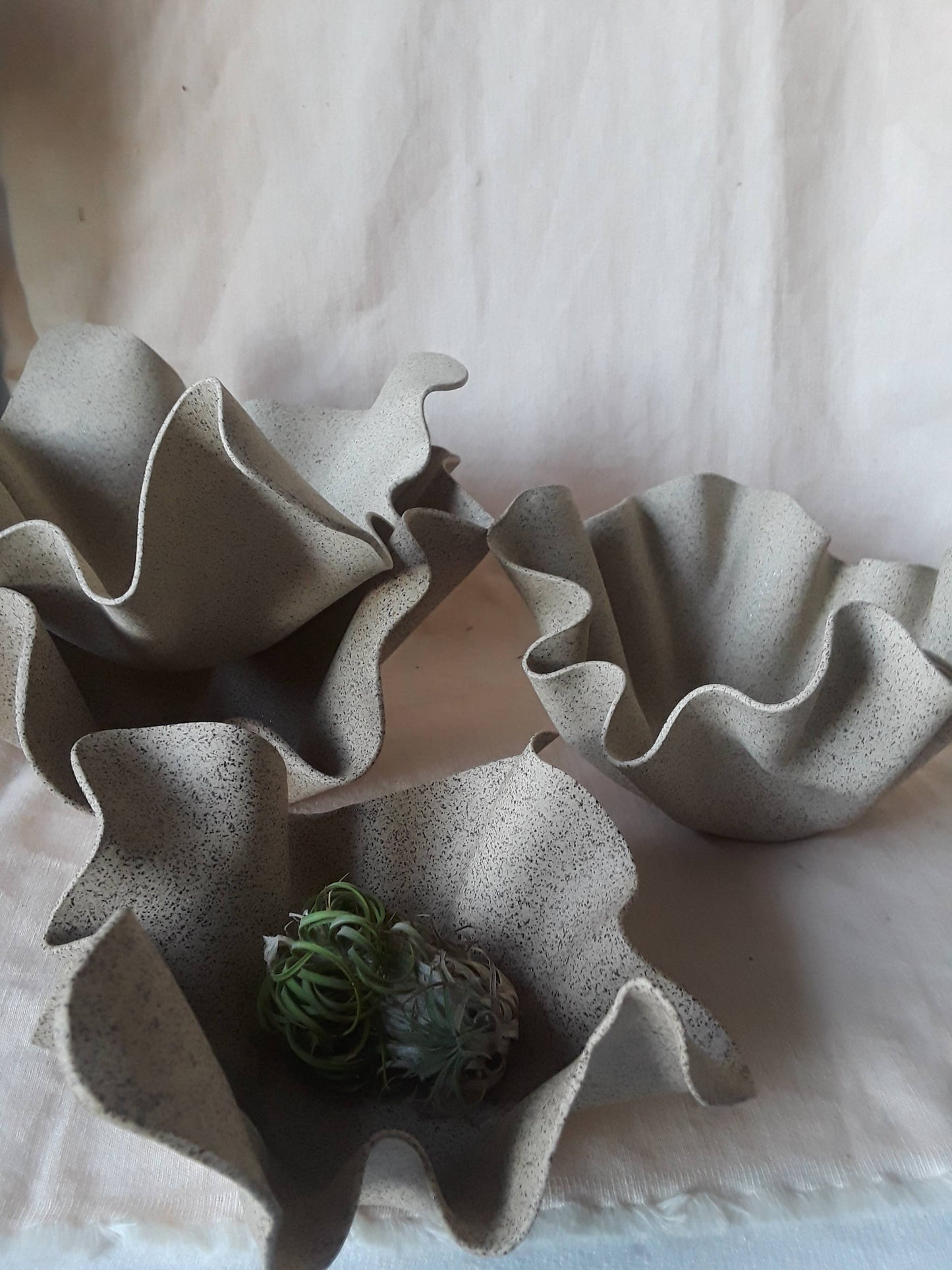 Small Ruffle Bowl