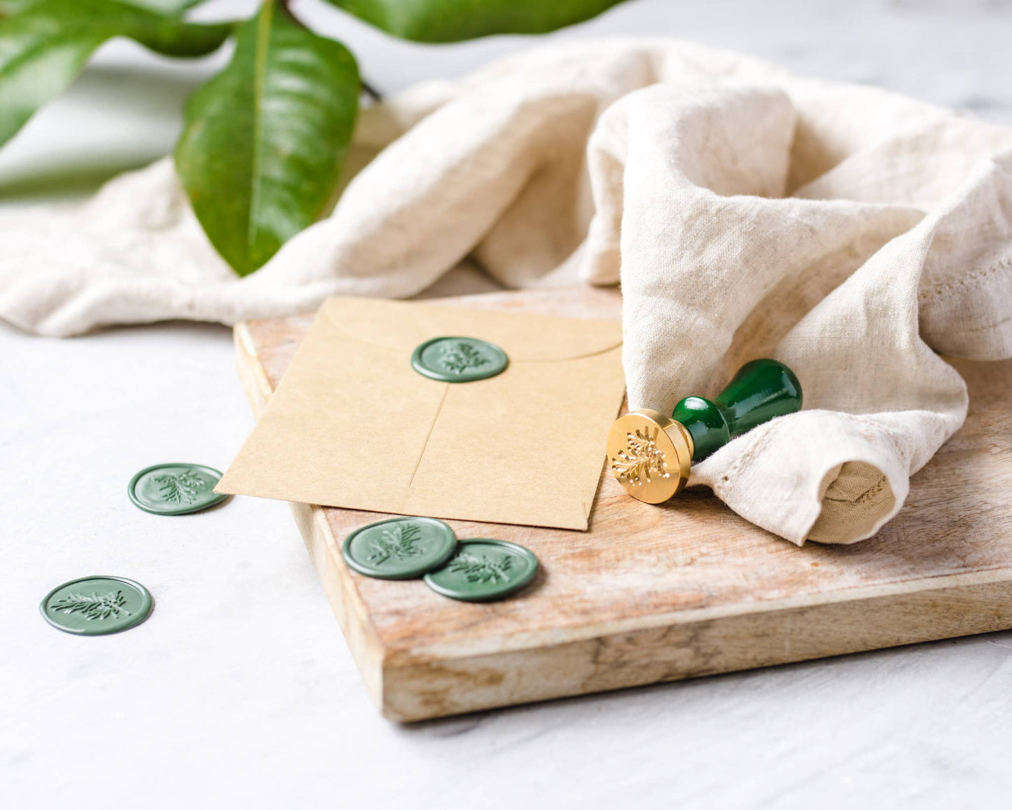 Cate Paper Co. - Wax seal stamp and wax stick set: Poppy