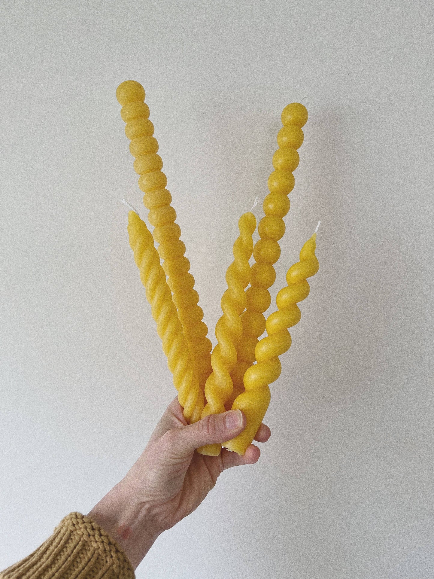 Whiskey + Wine - Bauble taper candle: Natural beeswax
