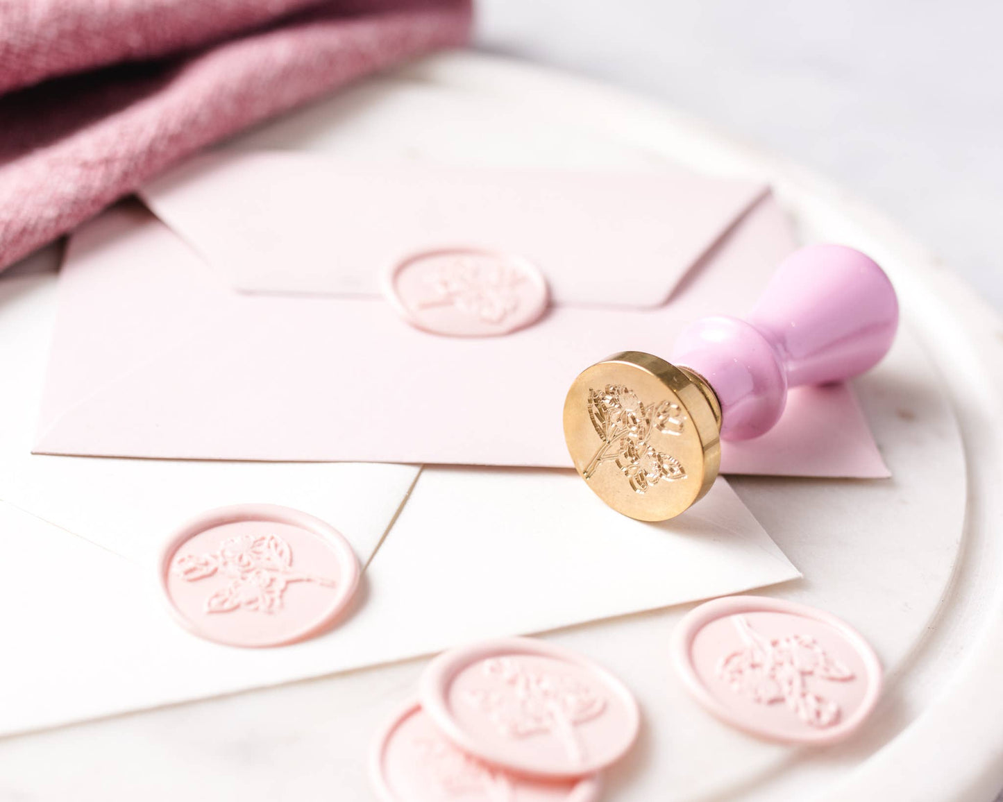 Cate Paper Co. - Wax seal stamp and wax stick set: Poppy