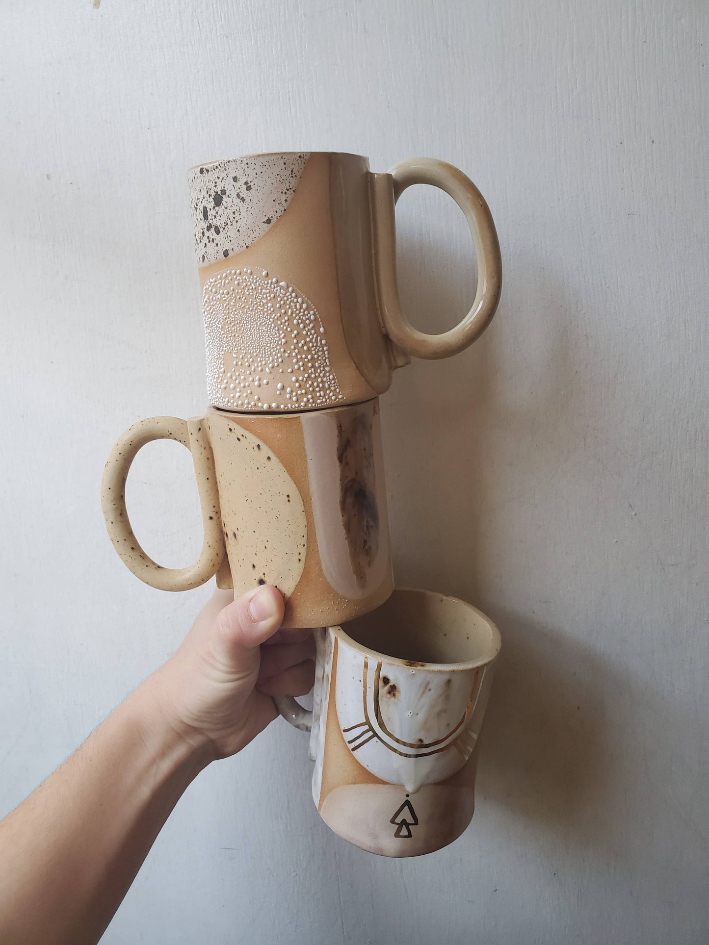 CURIOUS CLAY - Looped Mug (Gold luster)