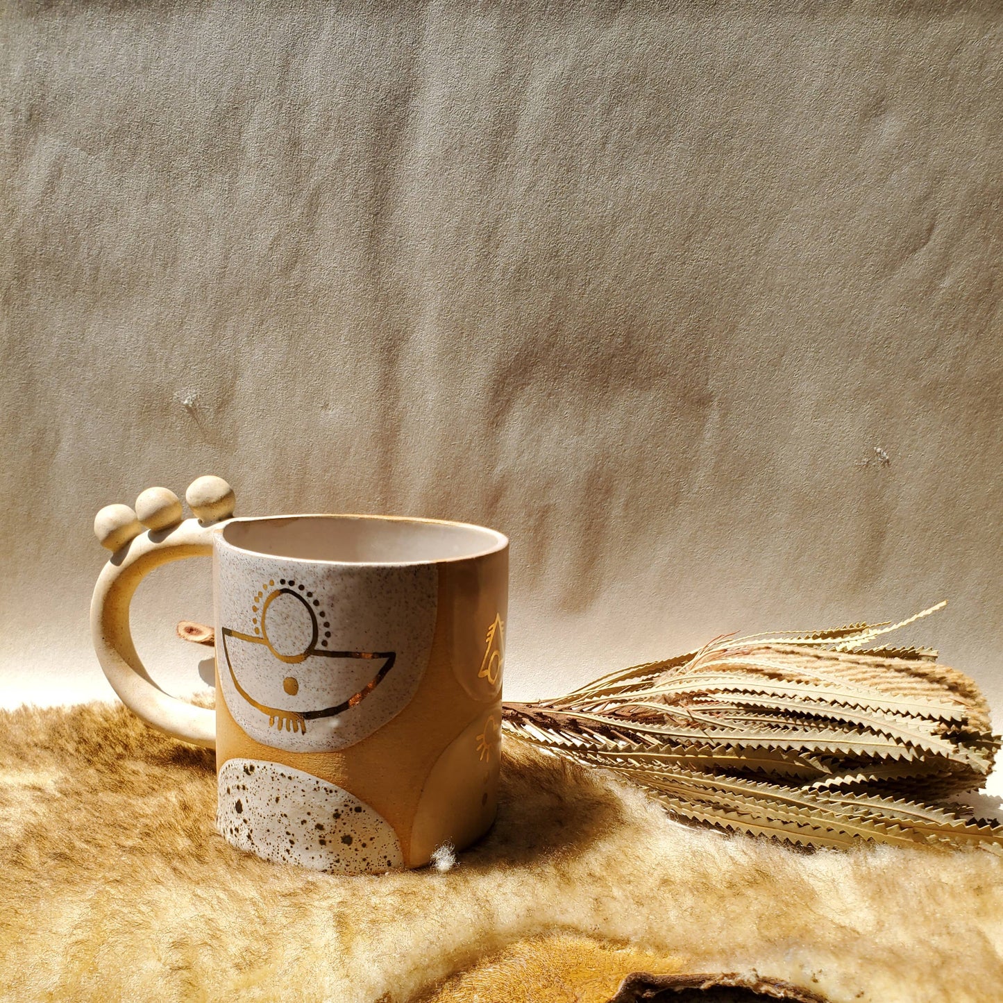 CURIOUS CLAY - Balance Ball Mug: Without gold luster