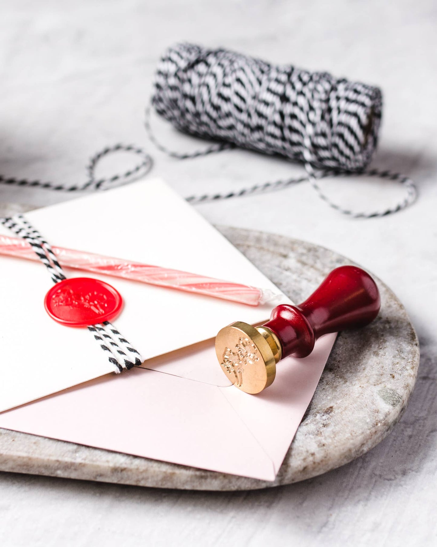 Cate Paper Co. - Wax seal stamp and wax stick set: Poppy