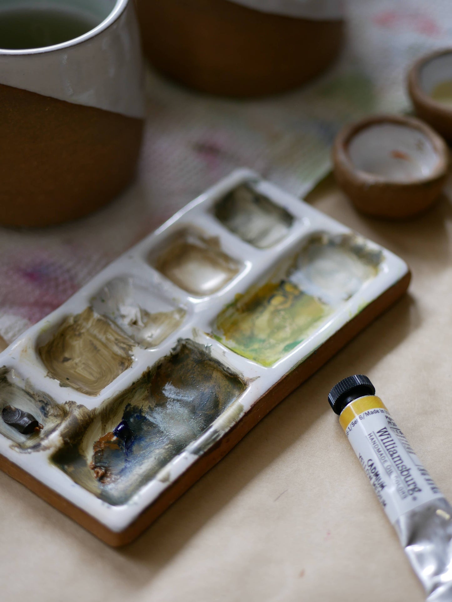 Busy Hands Studio - 7-Pan Ceramic Artist Paint Palette - Watercolor Supplies: Palette Only