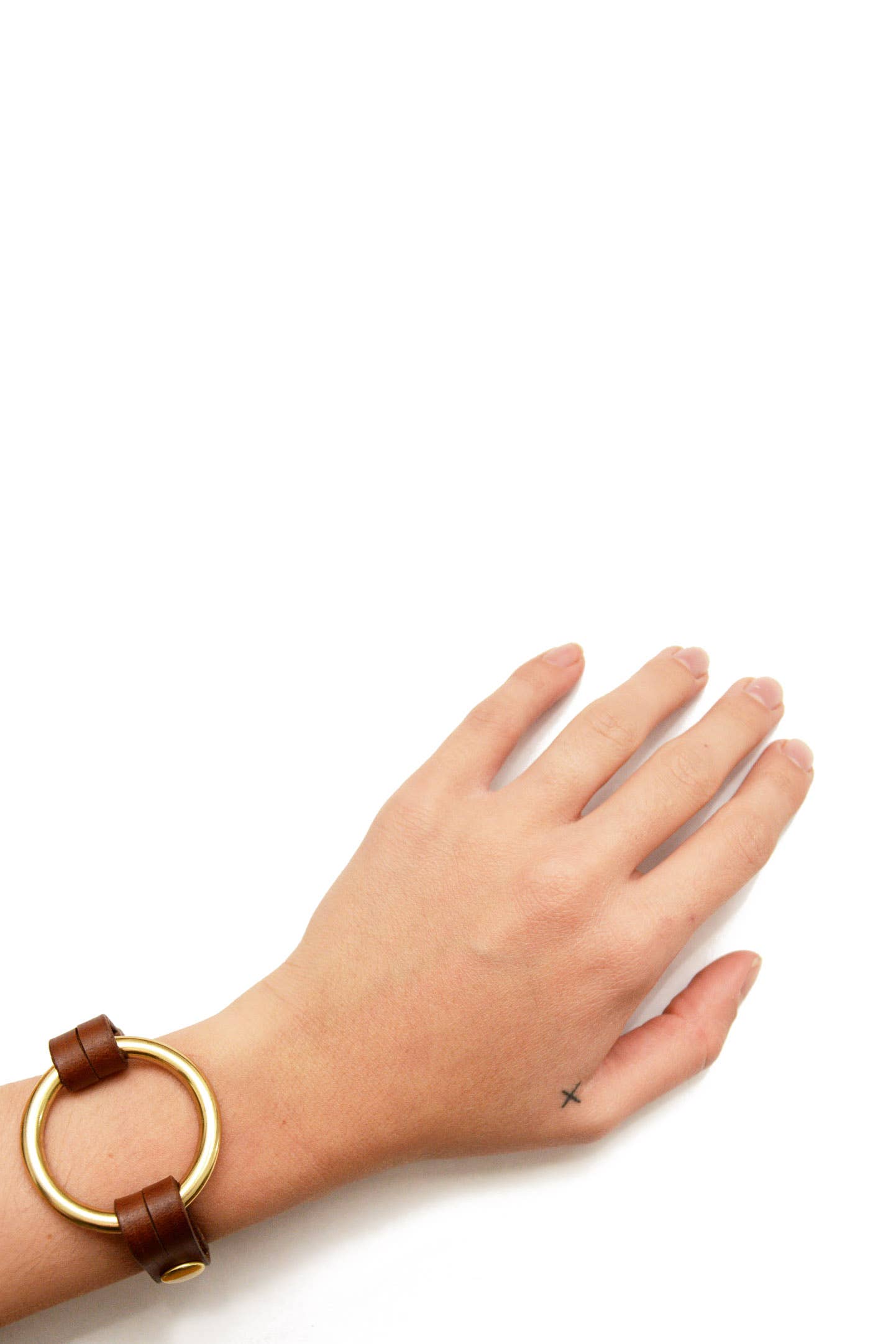 Stitch & Shutter - Brown O-Ring Bracelet: Small