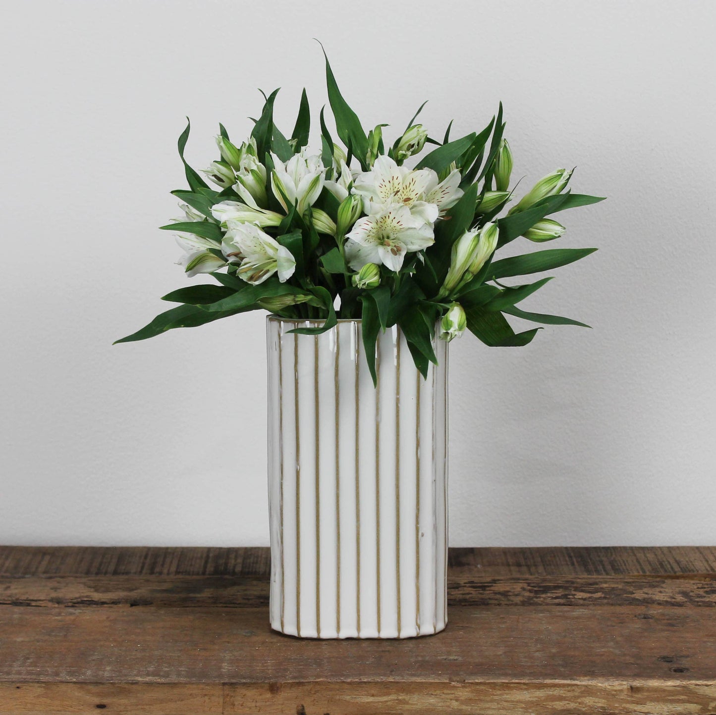 HomArt - Caro Ribbed Vase, Ceramic - Lrg: White / Ceramic