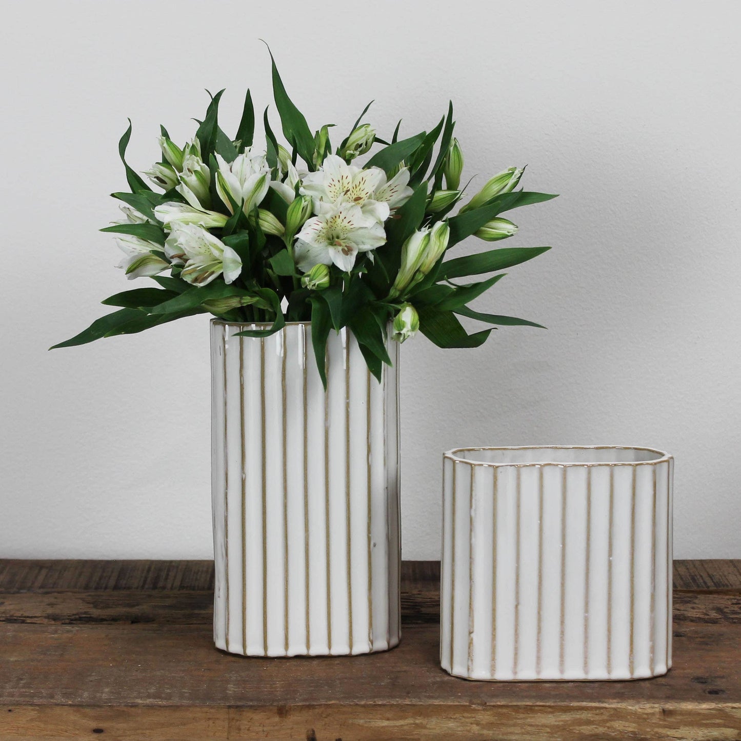 HomArt - Caro Ribbed Vase, Ceramic - Lrg: White / Ceramic